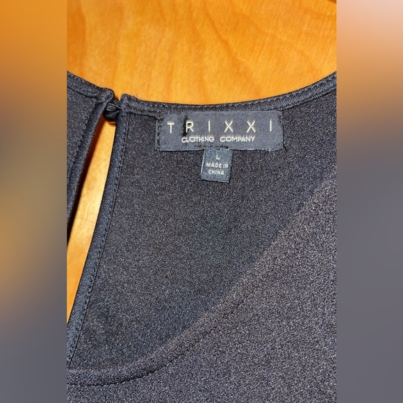 Paper bag style dress - Picture 3 of 7